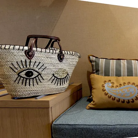 Hotel & Moby Dick